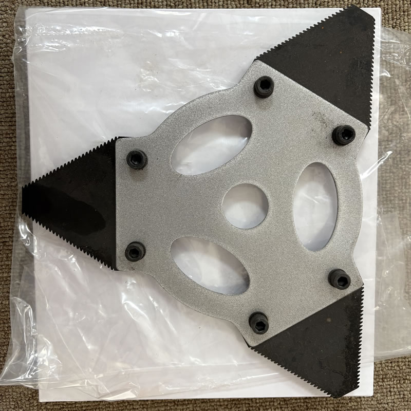 3-Teeth Fine-Serrated Lawn Mower Blade
